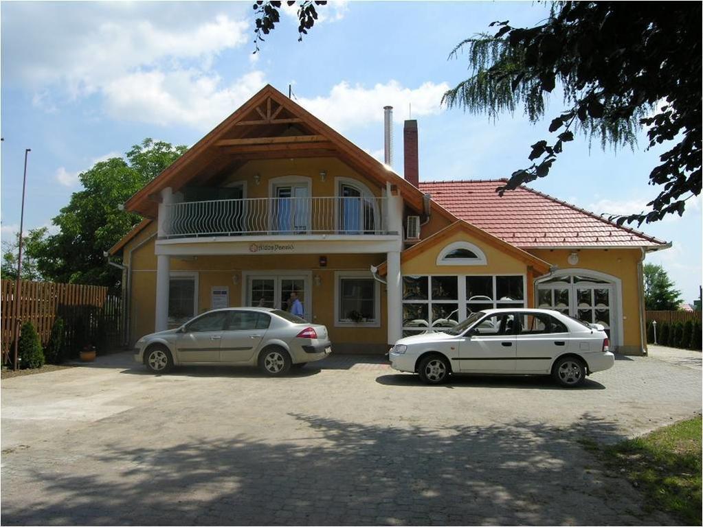 Farád Aldos Panzio酒店 外观 照片